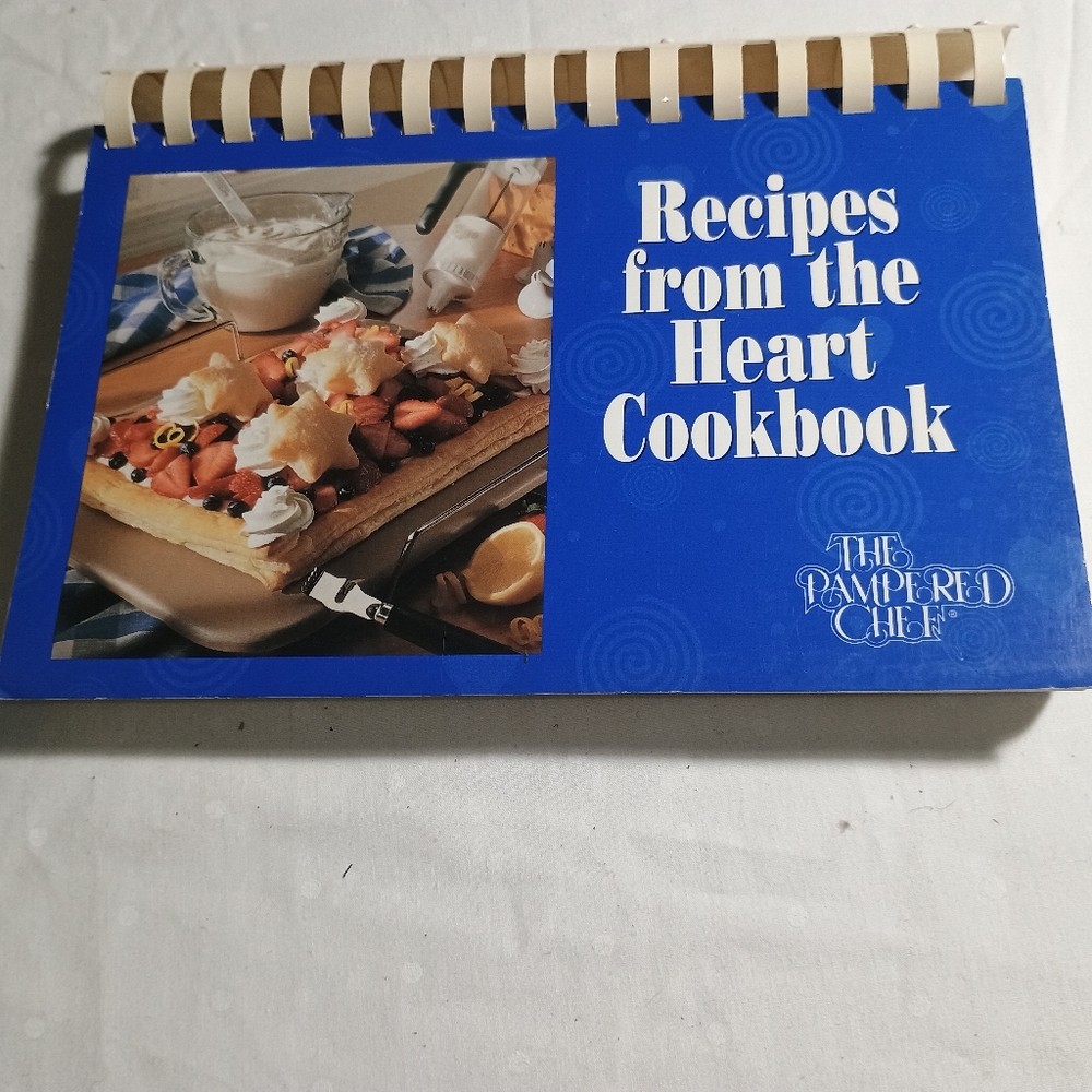 The Pampered Chef Recipes from the Heart Cookbook 224 Pages 1997